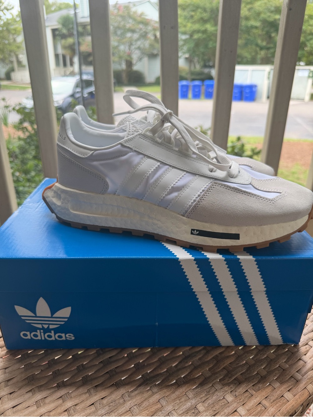adidas Men’s White Cream Running Retropy E5 Sneakers Size 8.5